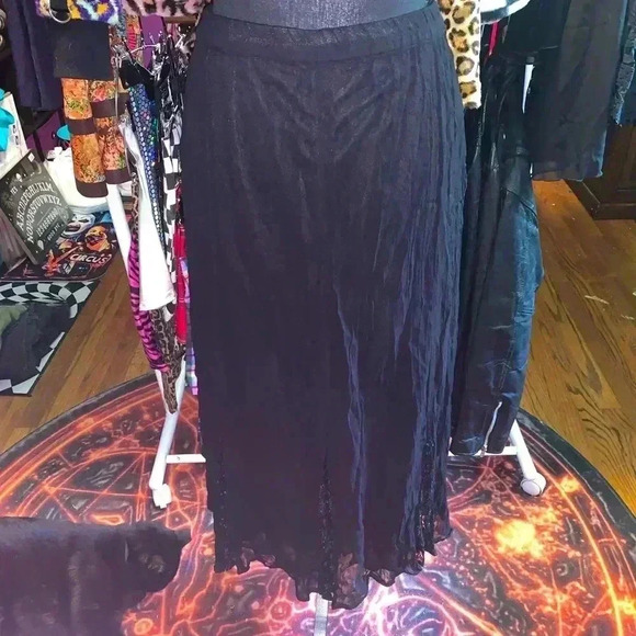 Dresses & Skirts - Long black skirt with sequin detail